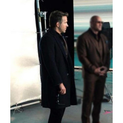 Red Notice Ryan Reynolds Coat